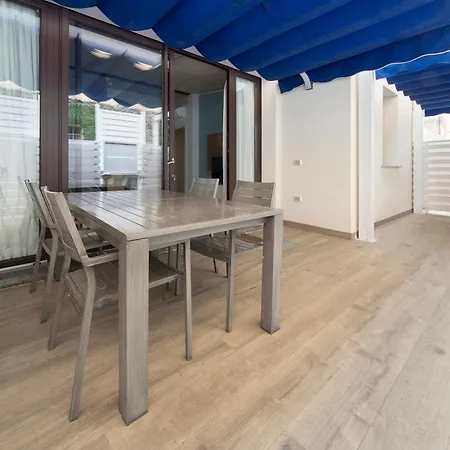 Tra Muretto E Budello Con Posto Auto *