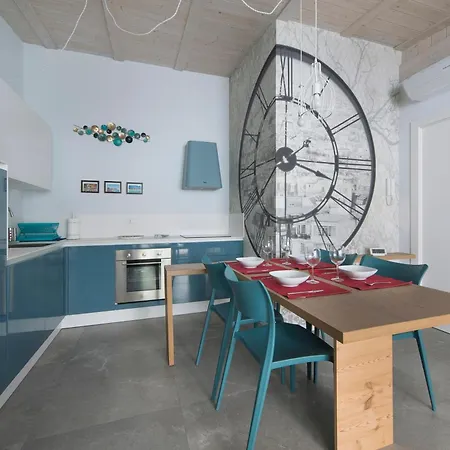 Tra Muretto E Budello Con Posto Auto * Alassio